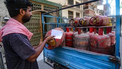 LPG distributors in T.N. demand refund following reduction in price of refills