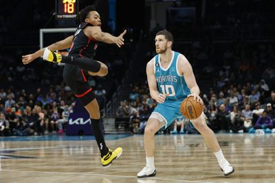 Report: Celtics sign veteran wing Svi Mykhailiuk to one-year deal