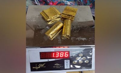 Mumbai: Customs seize 24-carat crude gold weighing 1.3 kg