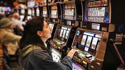 Las Vegas Strip adds NFL-themed slot machines