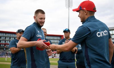 England thrash New Zealand by 95 runs to win second T20 cricket international – as it happened