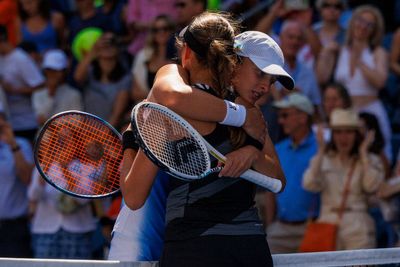 Iga Swiatek thrashes ‘best friend’ Kaja Juvan at US Open
