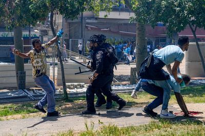 Dozens injured in a protest by asylum-seekers outside Eritrean Embassy in Israel