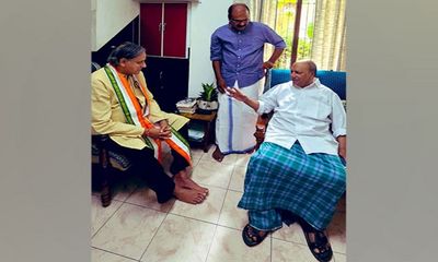 Congress MP Shashi Tharoor meets senior leader AK Antony in Kerala's Thiruvananthapuram