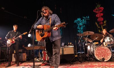 Wilco review – guitar fireworks fused with complex emotions