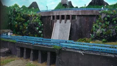 Nursing officer sets up miniature of Idukki dam in front of his house