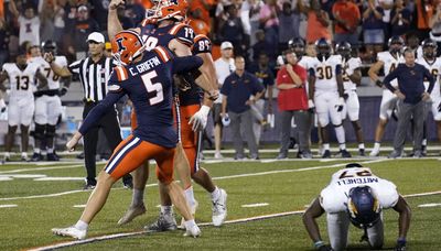 Caleb Griffin kicks 29-yard FG in closing seconds to lift Illinois over Toledo