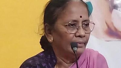 Opposition should raise dilution of Forest Conservation Act issue in special Parliament session: AIKMKS national co-convener Simhadri Jhansi