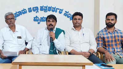 Absence of distress formula: Sarvodaya Karnataka Paksha blames successive State governments