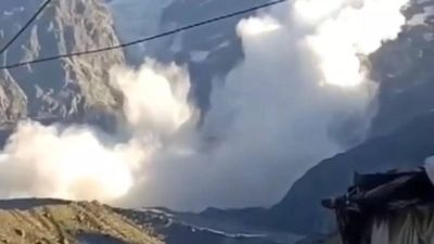 Avalanche hits Sumeru mountain behind Kedarnath temple in Uttarakhand, causes panic