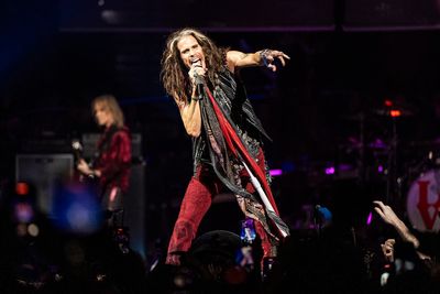 Aerosmith singer and Maui homeowner Steven Tyler urges tourists to return to the island
