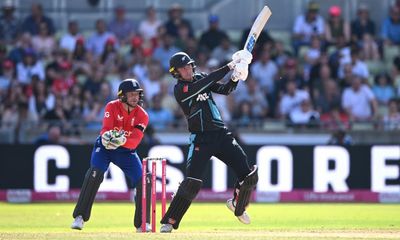Finn Allen and Glenn Phillips fire New Zealand to T20 cruise against England
