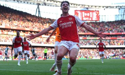 Declan Rice late strike earns Arsenal dramatic Manchester United victory