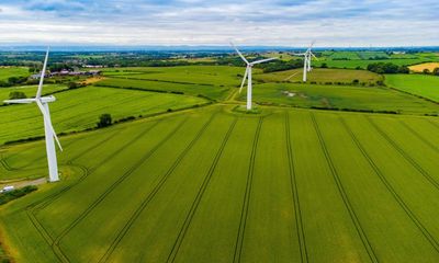 Rishi Sunak ‘poised to revoke ban on onshore windfarms’ – report