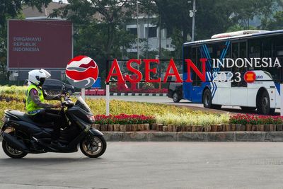 Southeast Asian leaders are besieged by thorny issues as they hold an ASEAN summit without Biden