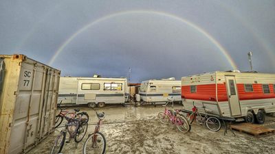 Burning Man flooding strands tens of thousands as authorities investigate one death