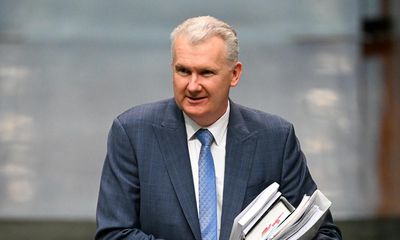 Gig economy workers to get $400m wage boost under Labor’s closing loopholes bill