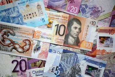 Warning as 'deadline' to use old Scottish paper bank notes looms
