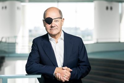 Olaf Scholz eye patch: Germany’s chancellor pictured with pirate-style covering after jogging accident