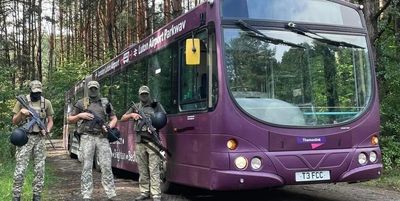 Luton Airport buses arrive in Ukraine to help fight war against Putin