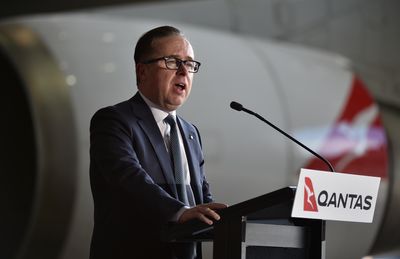 CEO of Australia’s embattled Qantas steps down early