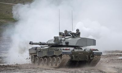 British Challenger 2 tank destroyed in combat for first time, Ukraine footage shows