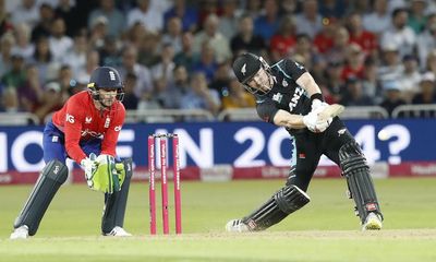 Seifert and Phillips blast New Zealand to share of England T20 series