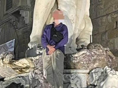 Tourist breaks off chunk of historic Florence statue