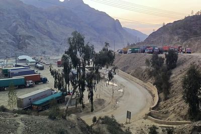 Pakistan shuts key border crossing with Afghanistan after guards exchange fire