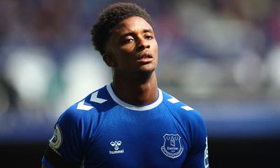 Demarai Gray seals Al-Ettifaq transfer after Everton agree £8m exit