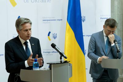Blinken hails Ukraine counteroffensive as US announces $1bn in new aid