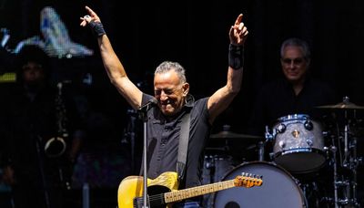 Bruce Springsteen postpones September shows due to peptic ulcers