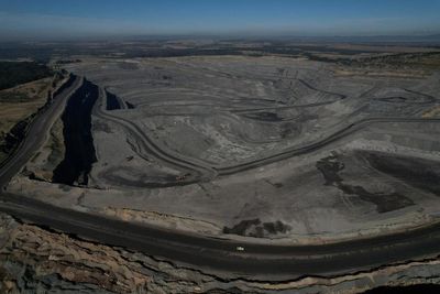 Approving new coalmines while pledging climate action is an untenable position – and the Albanese government knows it