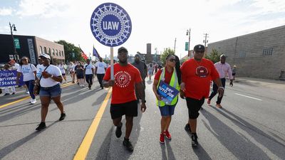 UAW President Slams Ford, GM, Stellantis For Delay Tactics In Contract Talks, Raises Political Implications: ‘Our Members Are Fired Up’