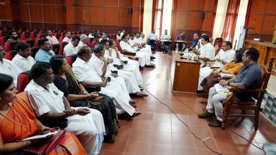 All-party meeting reviews restrictions on construction in Munnar
