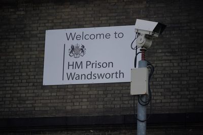What are the outstanding questions in the wake of the Wandsworth prison escape?