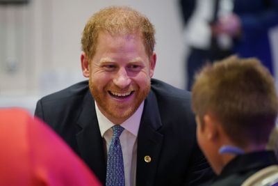 Harry shares balloon jokes with WellChild Awards winners