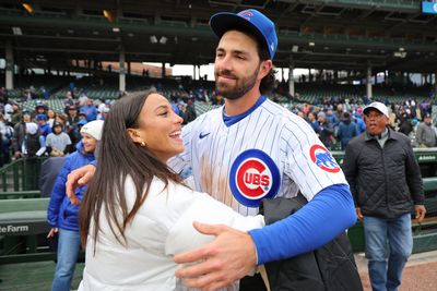 Mallory Swanson threw out a Cubs first pitch to husband Dansby Swanson, and it was so wholesome