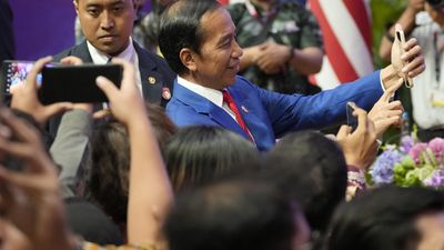 Indonesia's leader calls for peaceful solutions to conflicts at ASEAN summit
