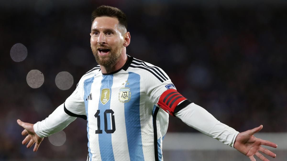 Messi mania grips Argentina in 1st match as World Cup champs