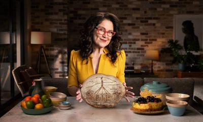 Annabel Crabb serves up withering response over Kitchen Cabinet critique