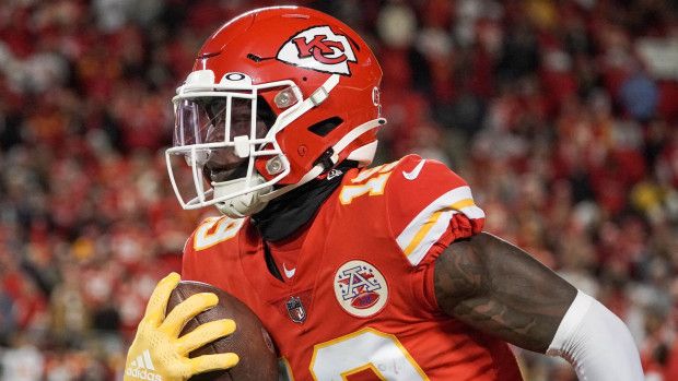 NFL Fans Apoplectic Over Chiefs WR Kadarius Toney’s…