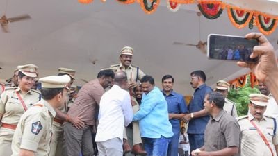 Outgoing SP unveils website for Kadapa district in Andhra Pradesh