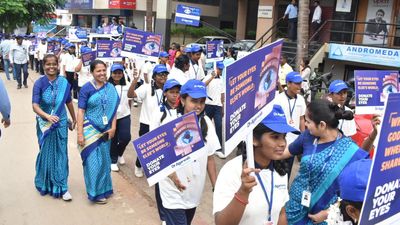 Awareness rally on eye donation taken out in Hubballi