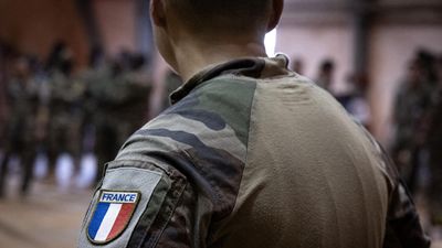 Uncertainty for French soldiers in Niger, confined to barracks after coup