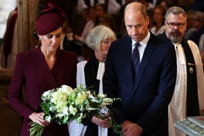 Kate lays flowers at cathedral service in memory of late Queen