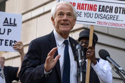 Peter Navarro is mercilessly heckled at press conference after contempt conviction: ‘I want to press charges’