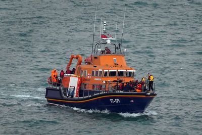 More than 200 people cross Channel in seventh day in a row of recorded journeys