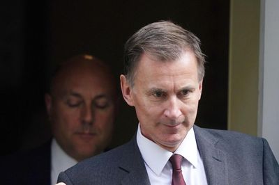 Jeremy Hunt considers benefits cuts to provide pre-General Election tax cuts