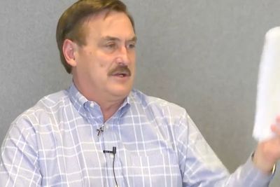 Mike Lindell melts down over ‘lumpy pillows’ during Dominion employee’s defamation lawsuit deposition
